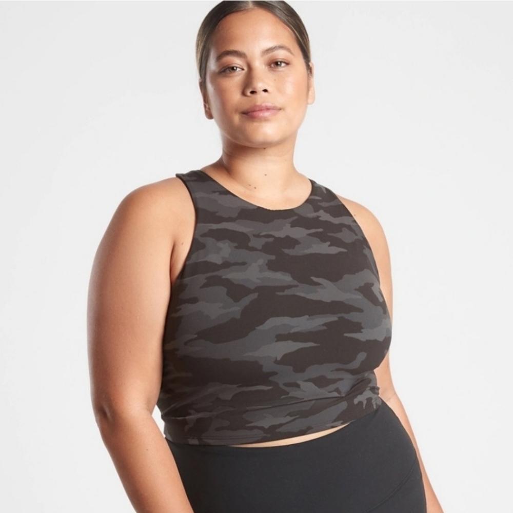 NWT Athleta D-DD+ Conscious Crop tank Camo 3X